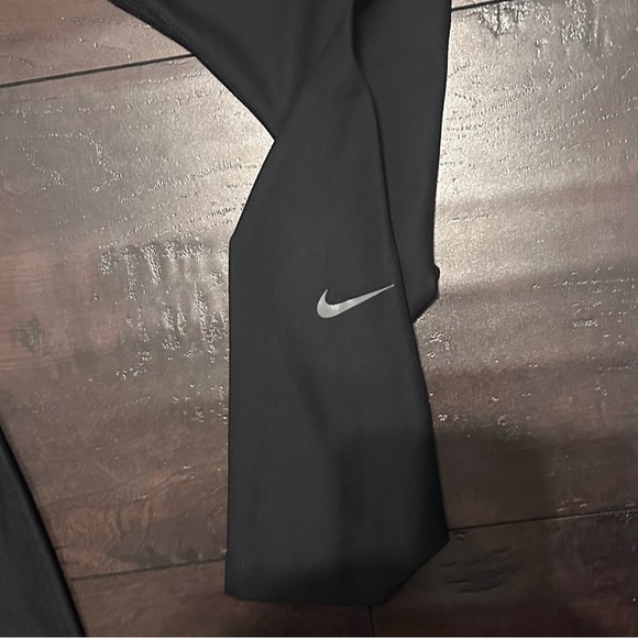 Black High-Waisted Leggings - Picture 2 of 4